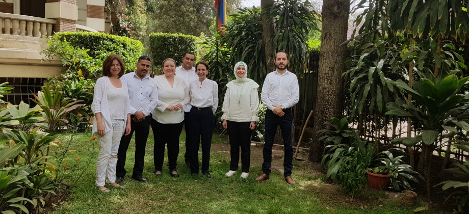 La Embajada de Colombia en Egipto y su sección consular participaron de las actividades de conmemoración del Día Nacional de la Memoria y Solidaridad con las Víctimas del Conflicto