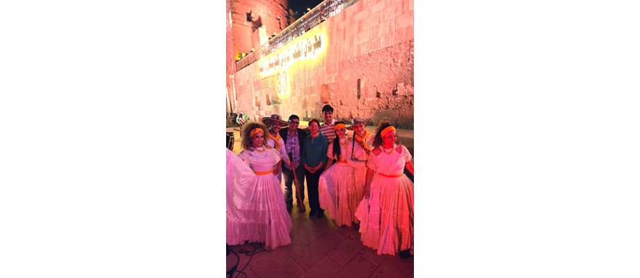 Concierto de La Zona Gaitera, banda de gaitas colombianas en el Festival número 33 de música y canto de la Citadel
